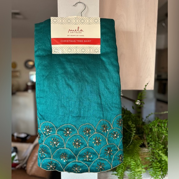 ❤️Gorgeous Christmas Tree Skirt - Mela Artisans By Heart, By Hand India - Picture 2 of 8